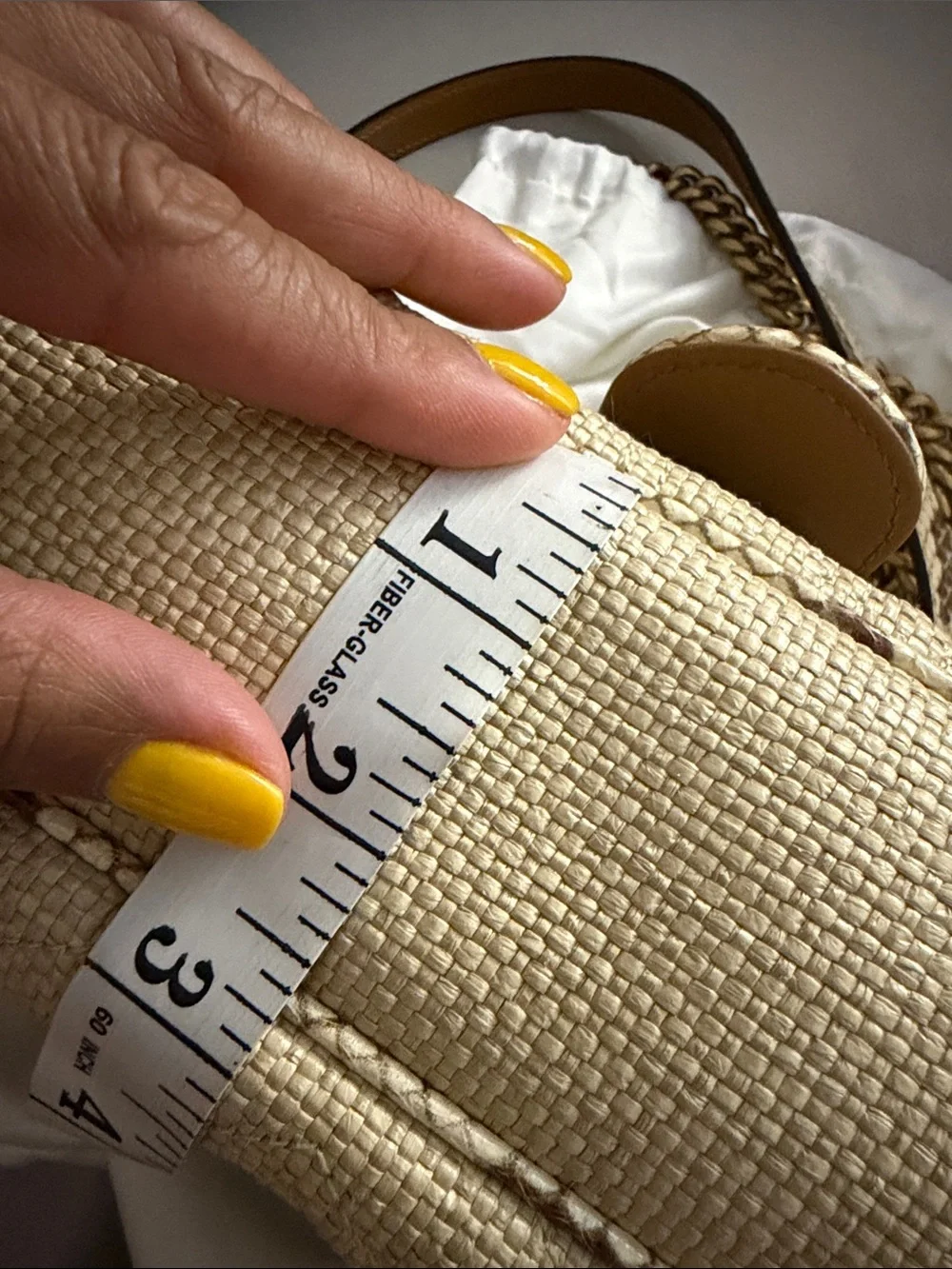 Gucci Raffia GG Marmont Shoulder mediun  Bag in Beige with Gold Hardware